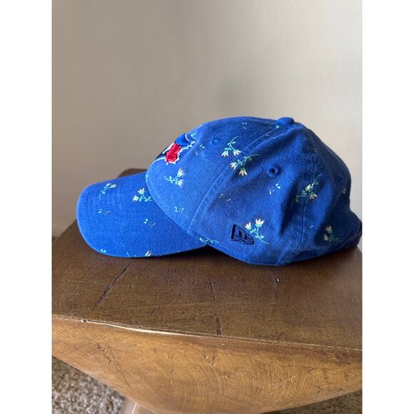 MLB Toronto Blue Jays New Era 9Twenty Women’s Blue Floral Embroidered Strap Hat - Picture 2 of 8